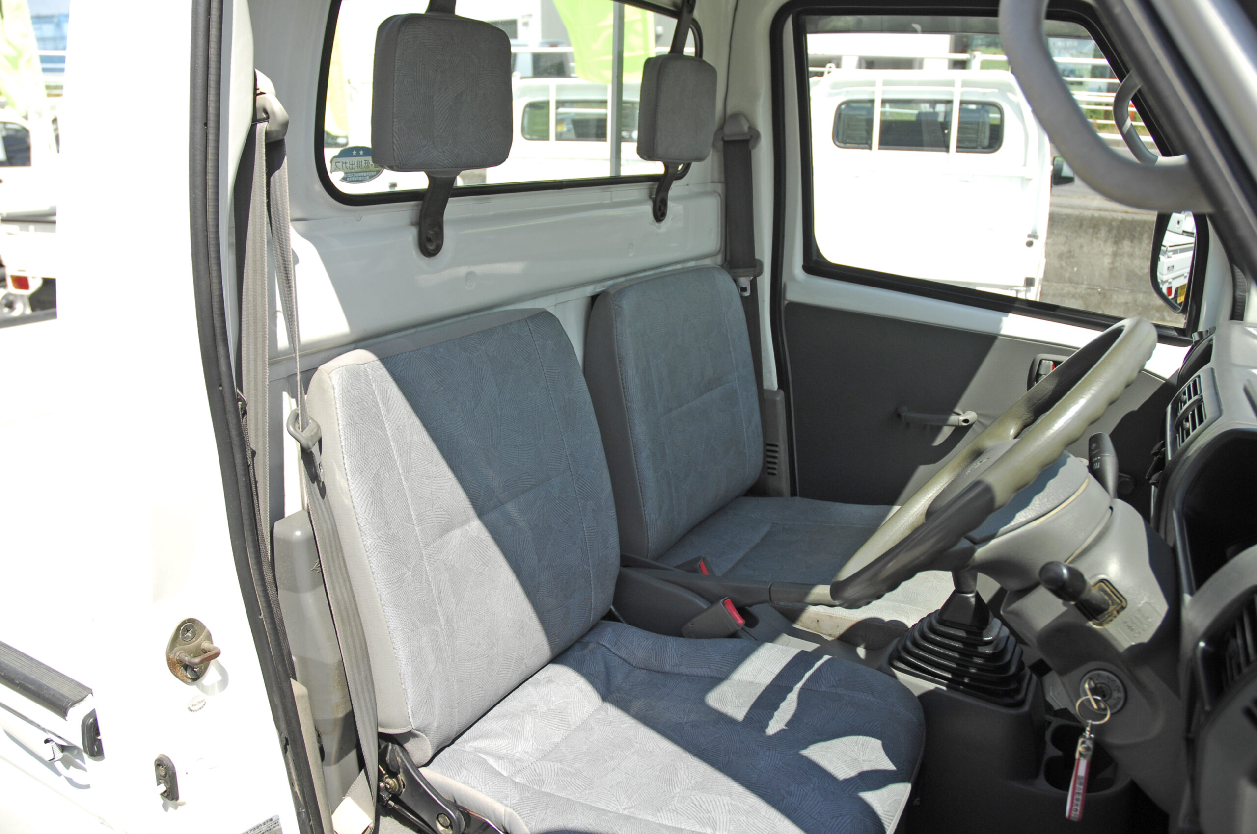 No.M5575:H16年 三菱ミニキャブ4WD 50万円 – 国際自動車 中古車情報